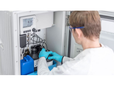 Анализатор жидкости промышленный Liquiline System CA80SI